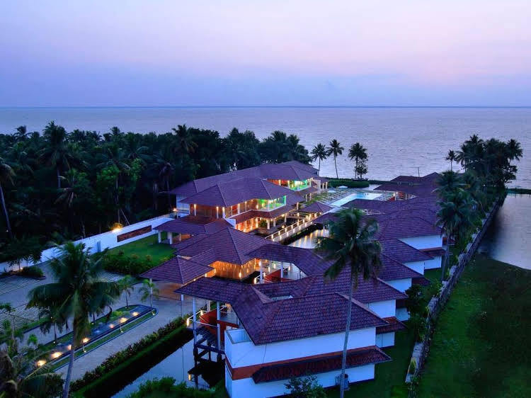 Royal Grove - carbon neutral hotel in Unknown City