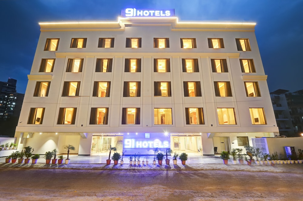 Hotel 91 City Centre Sector 52 in Gurgaon, India
