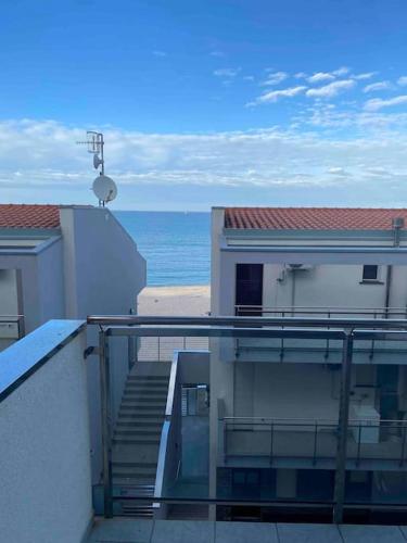 Smeraldo Sul Mare Con Grande Balcone — Torino Di Sangro — photo 5