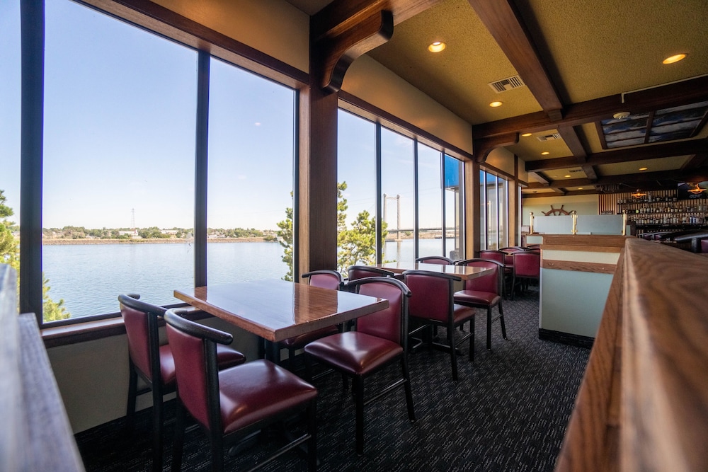 Clover Island Inn - photo 32