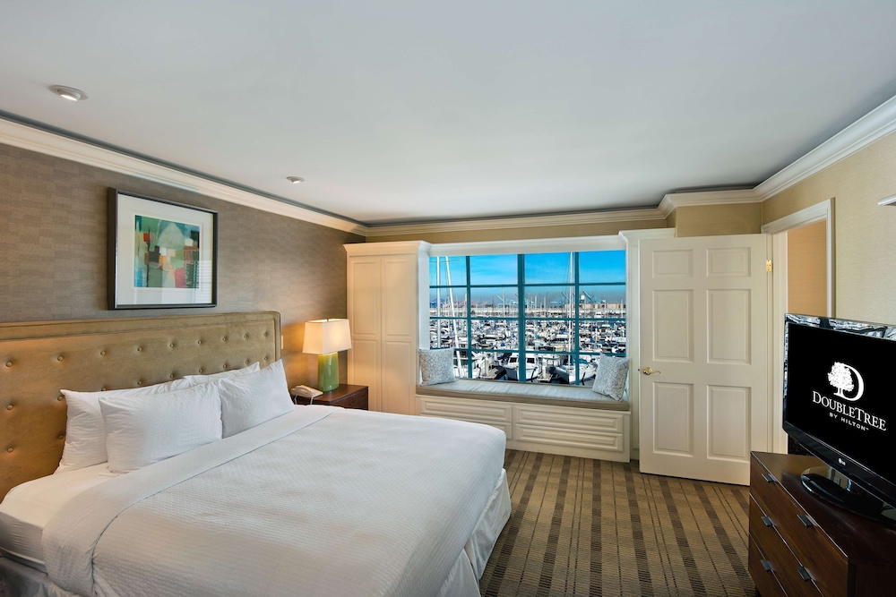 DoubleTree by Hilton San Pedro Port of Los Angeles - photo 8