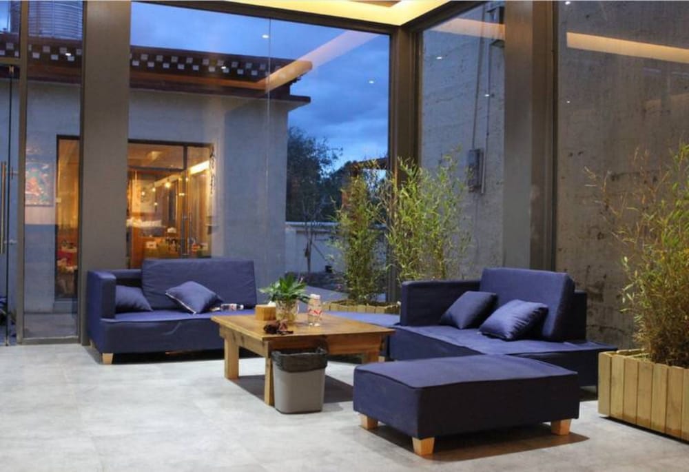 Shangri La Youyou Inn in Shengping, People's Republic of China