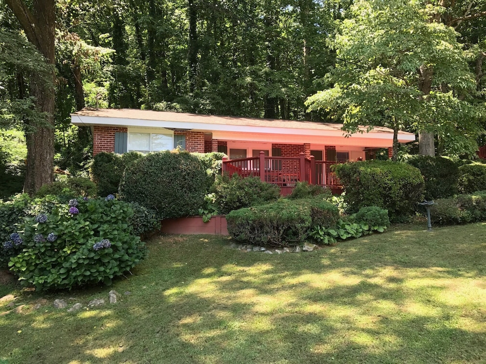 Mountain Aire Cottages & Inn - photo 270