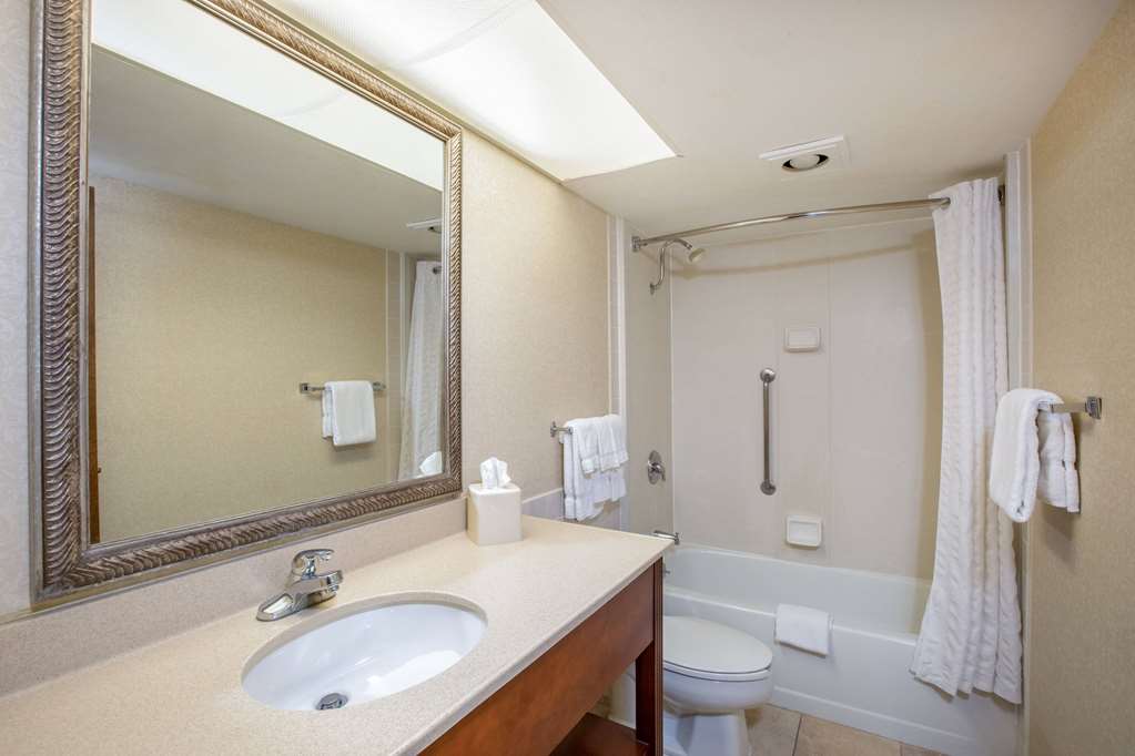 AmericInn by Wyndham Omaha - photo 13
