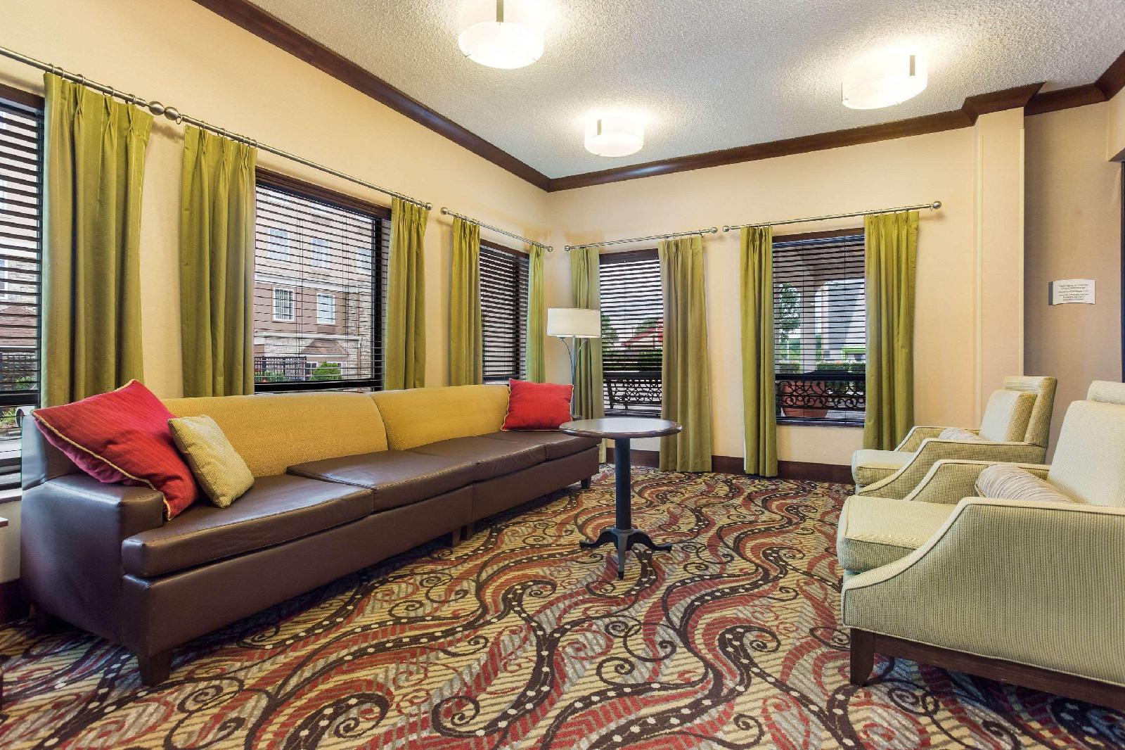 Quality Inn Hamilton Place - photo 13