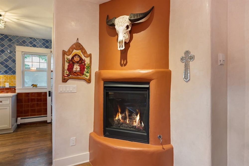 Laughing Llama Luxury Home Two Blocks From The Plaza — 4-Star Luxury Hotel in Santa Fe, United States