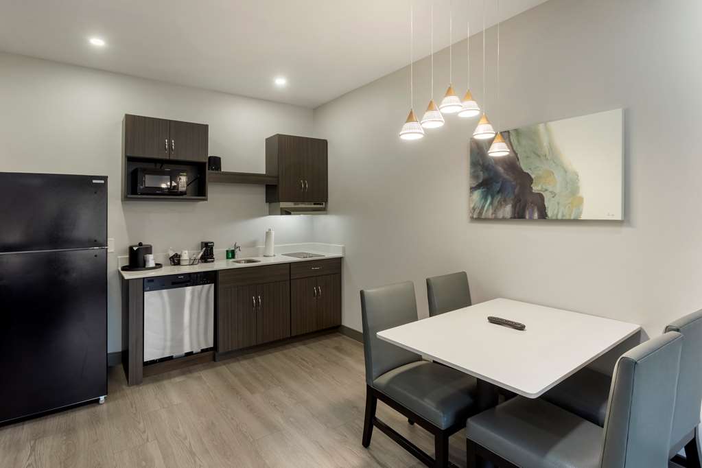 Best Western Plus Executive Residency Antioch Inn - photo 21