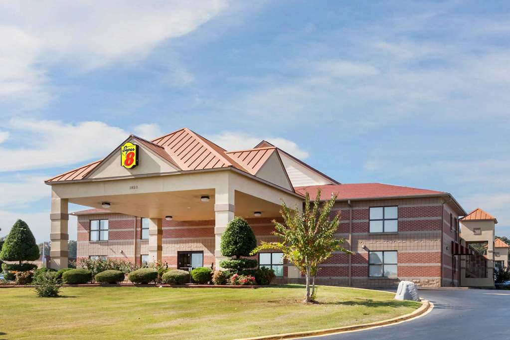 Super 8 by Wyndham Jacksonville AR - featured photo