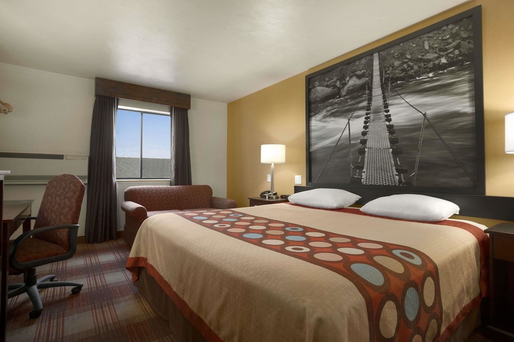 Super 8 by Wyndham Idaho Falls - photo 18