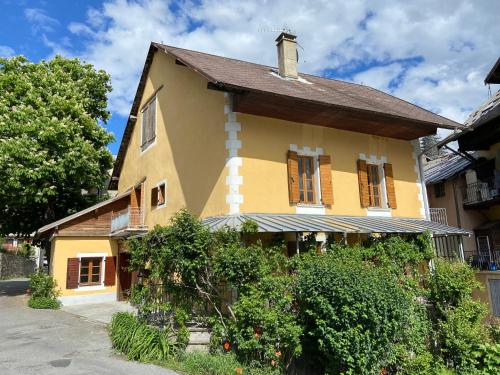 Le Pied de Ville Mont Guillaume in Embrun, France