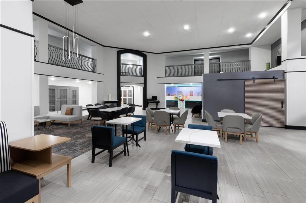 La Quinta Inn & Suites by Wyndham Houston Bush IAH South - photo 8
