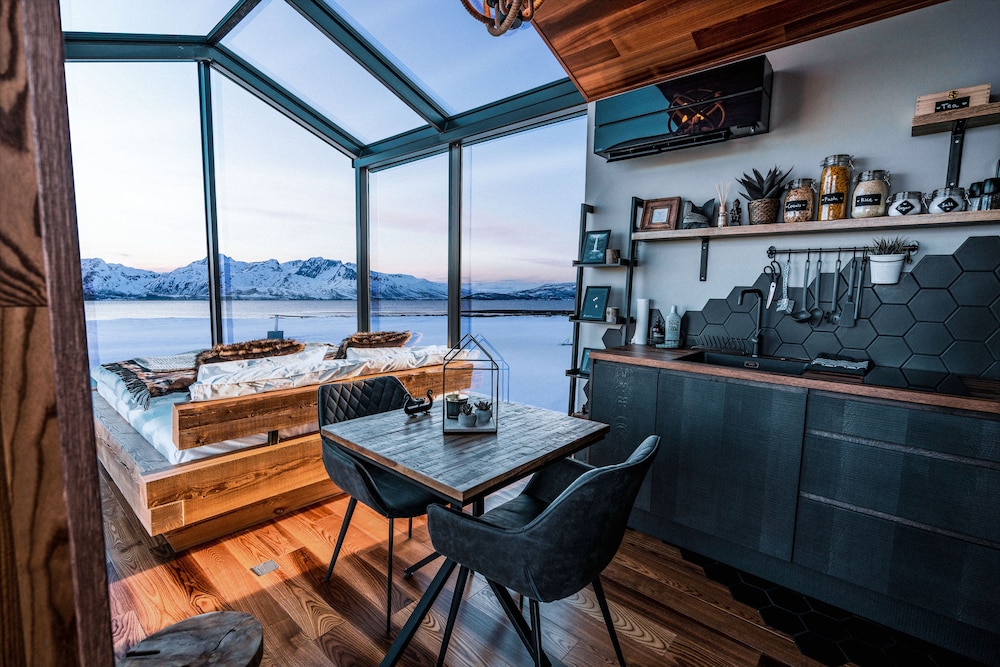 Aera Glass cabins — 4-Star Luxury Hotel in Tromso, Norway