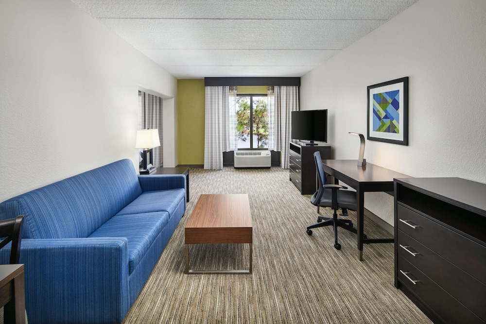 Holiday Inn Express & Suites Jacksonville SE Med Ctr Area by IHG - photo 17