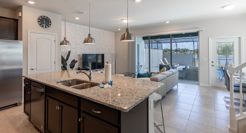 7155oml solterra Resort 5 Bedroom Townhouse by RedAwning - photo 9