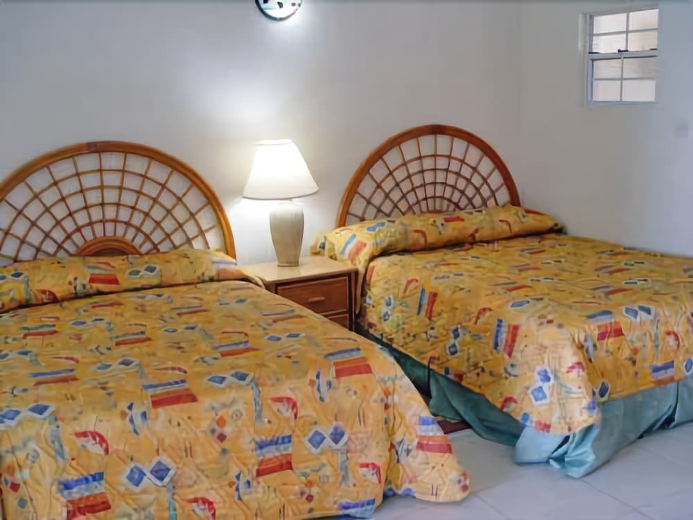 Wave Crest Suites — Saint George's — photo 3
