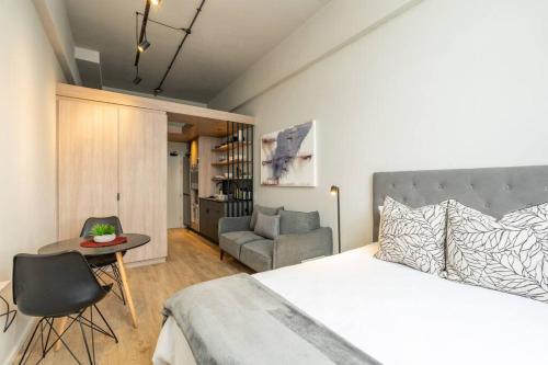 Comfy Studio CoWorking City Views
