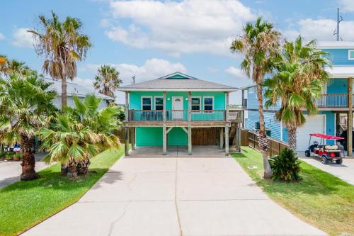Shark Attack - carbon neutral hotel in Port Aransas