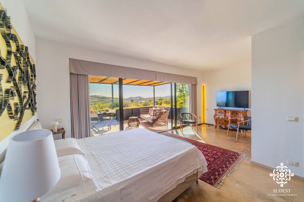 Villa Dama Luxury Escape — 4-Star Luxury Hotel in Avola, Italy
