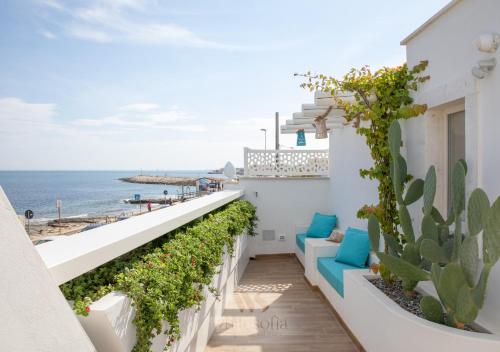 WHITE SOFIA uno sguardo sul mare in Bari, Italy