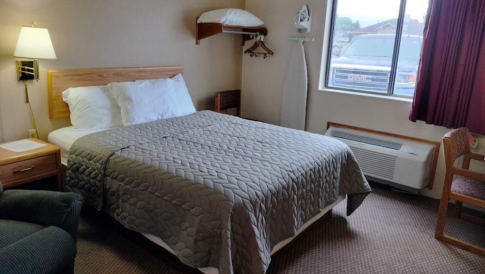 Magnuson Hotel Ironwood - photo 13