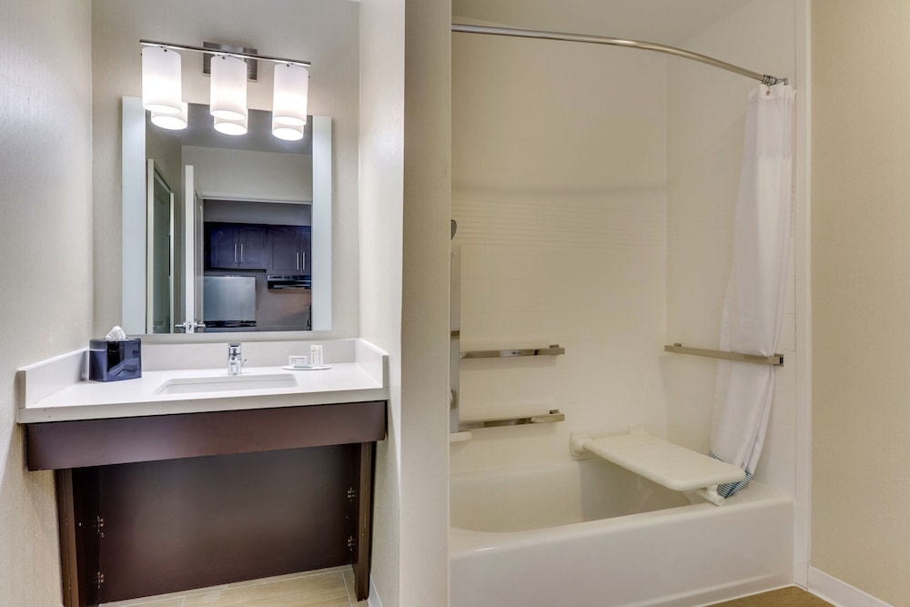 TownePlace Suites by Marriott Houston I 10 East - photo 39