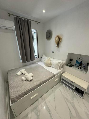 reAdy studio - carbon neutral hotel in Unknown City