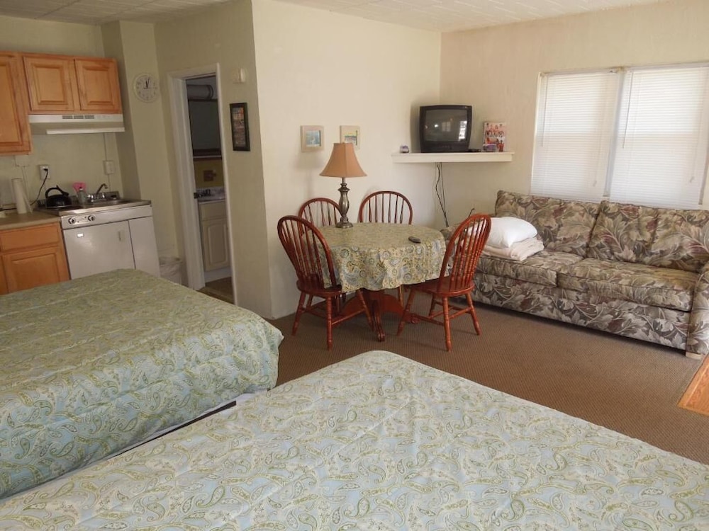 The Sifting Sands Motel - photo 4