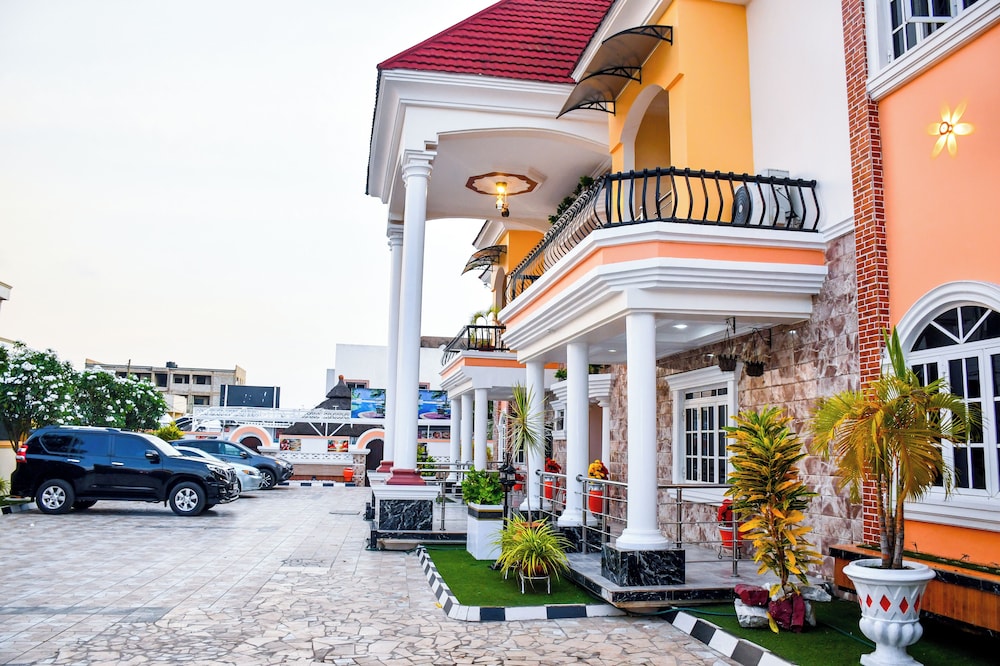 5 Star Villa Hotel in Accra, Ghana