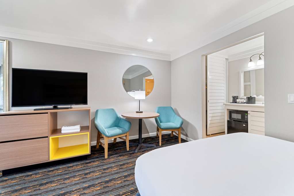 Days Inn by Wyndham San Diego Hotel Circle - photo 23
