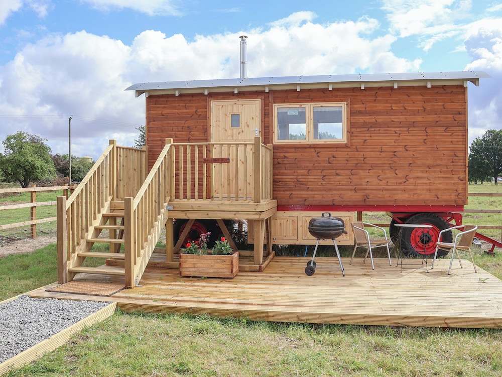 Shepherds Hut - carbon neutral hotel in Scunthorpe