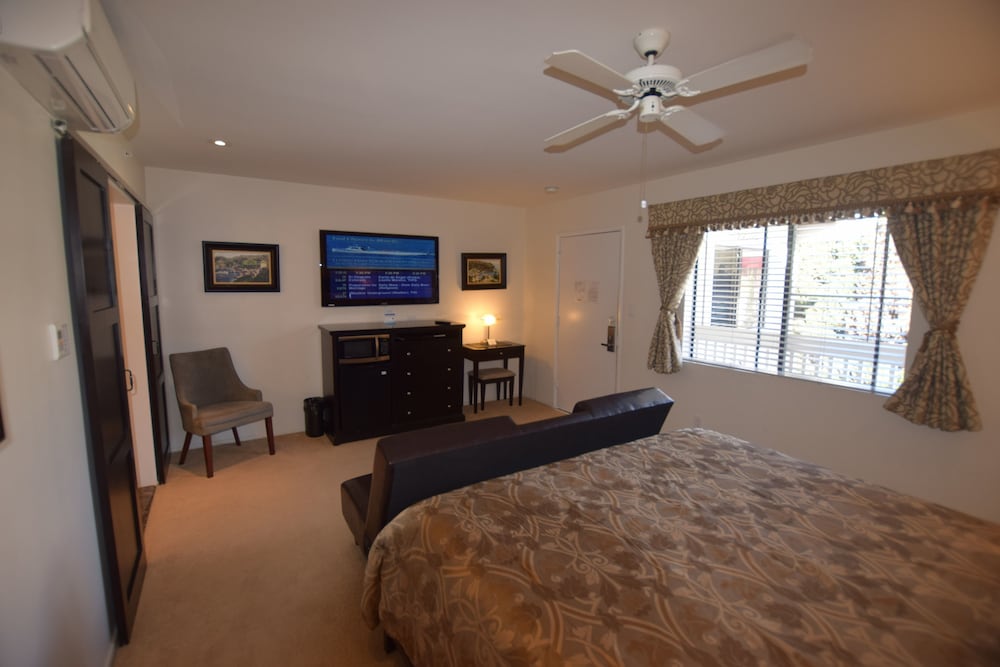 Catalina Courtyard Suites - photo 15