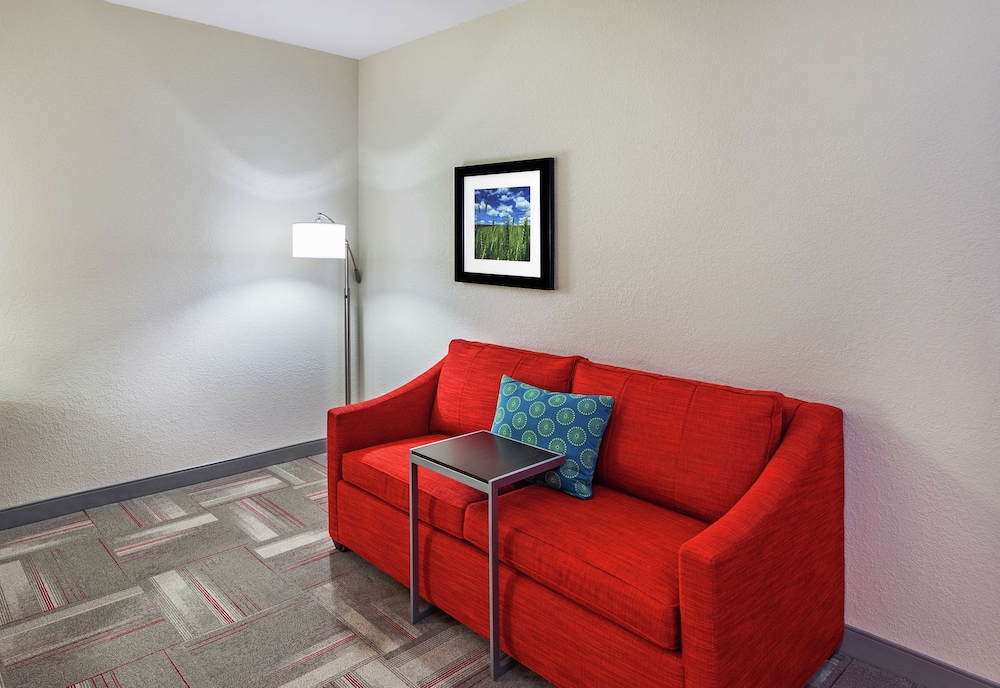Hampton Inn & Suites Claremore - photo 23