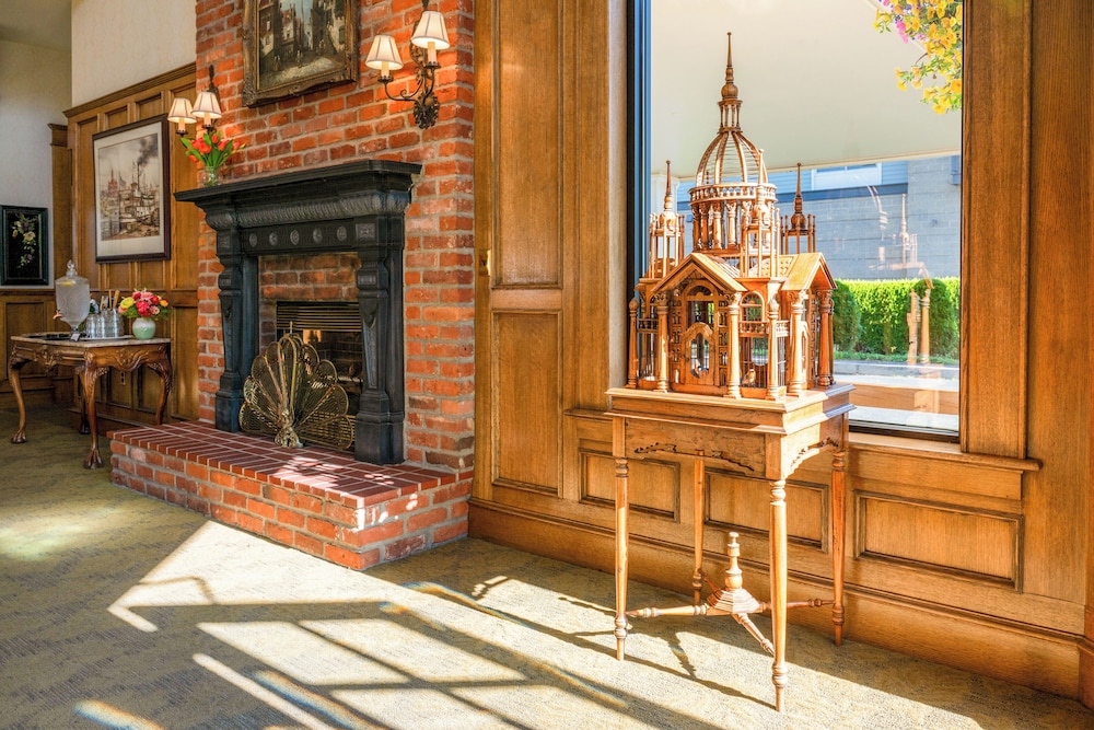 Fairhaven Village Inn - photo 3