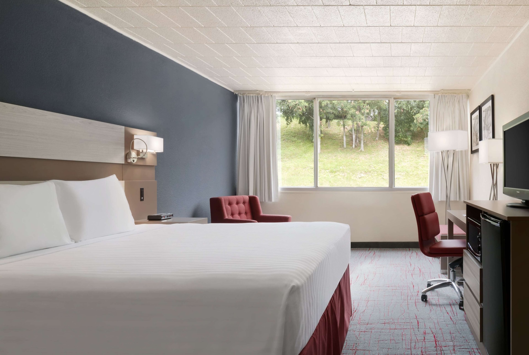 Ramada by Wyndham Uniontown - photo 2