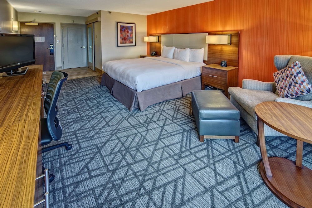 Hilton Knoxville Airport - photo 9
