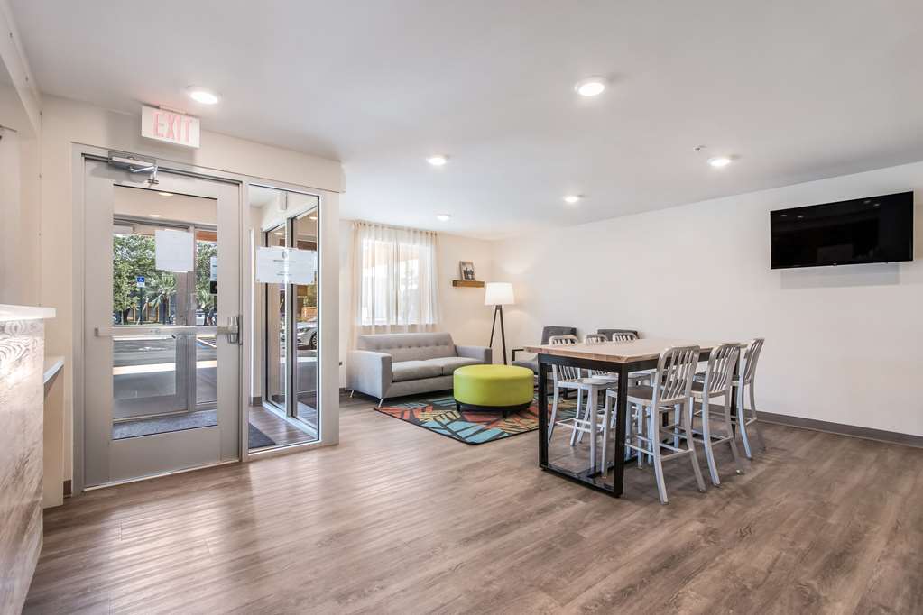WoodSpring Suites Doral Miami Airport - photo 6