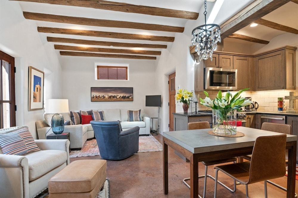 Carmel Elegant East Side Adobe With Kiva Fireplace Walk to Canyon Rd and The Plaza - photo 2
