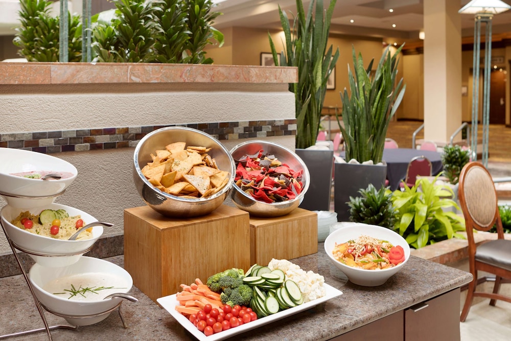 Embassy Suites Hotel Des Moines Downtown - photo 41