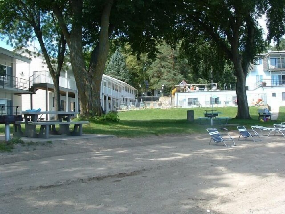 Triggs Bay Resort - photo 14