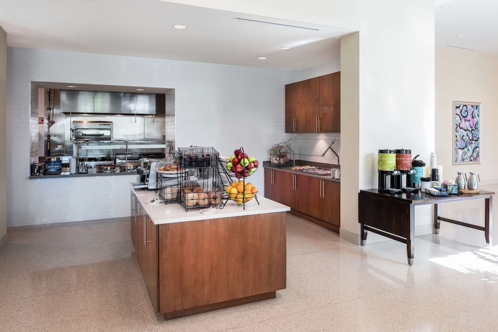Hilton Garden Inn Miami Dolphin Mall - photo 28