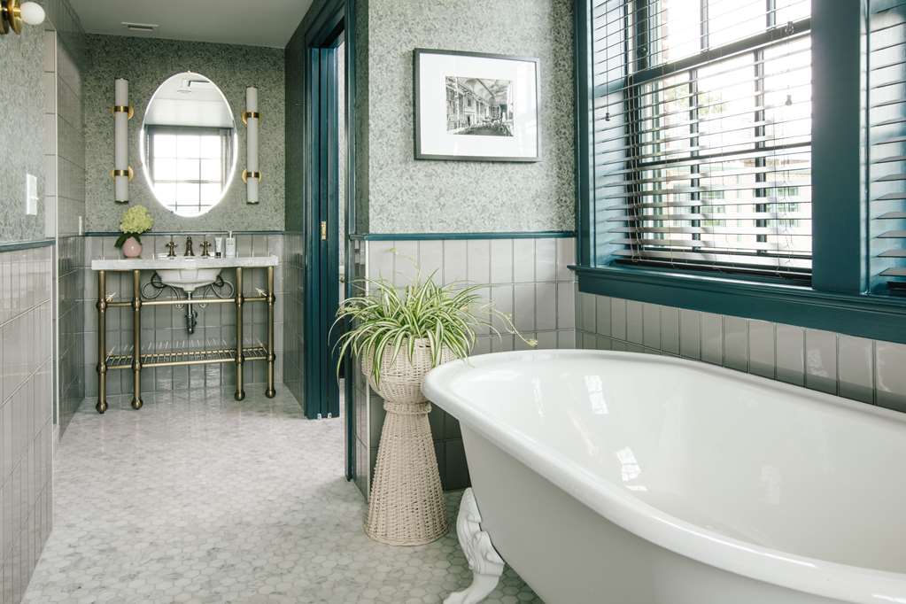 Hotel Clermont - photo 47
