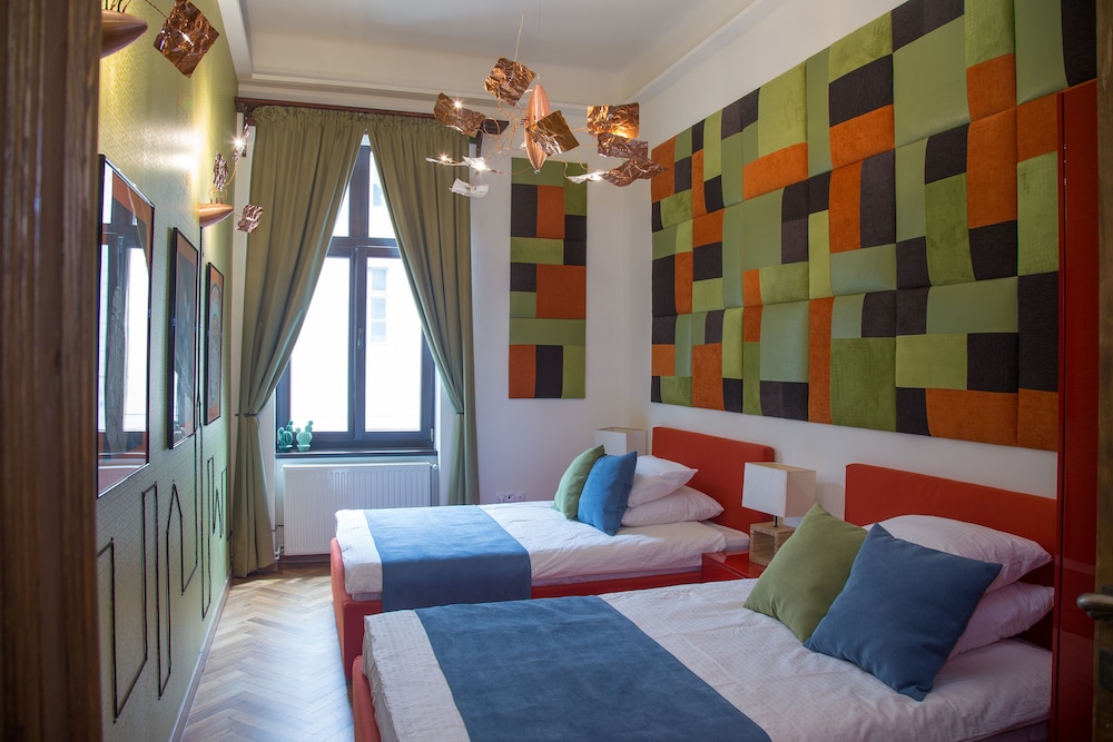 Arina Apartments 2 — 4-Star Luxury Hotel in Brasov, Romania