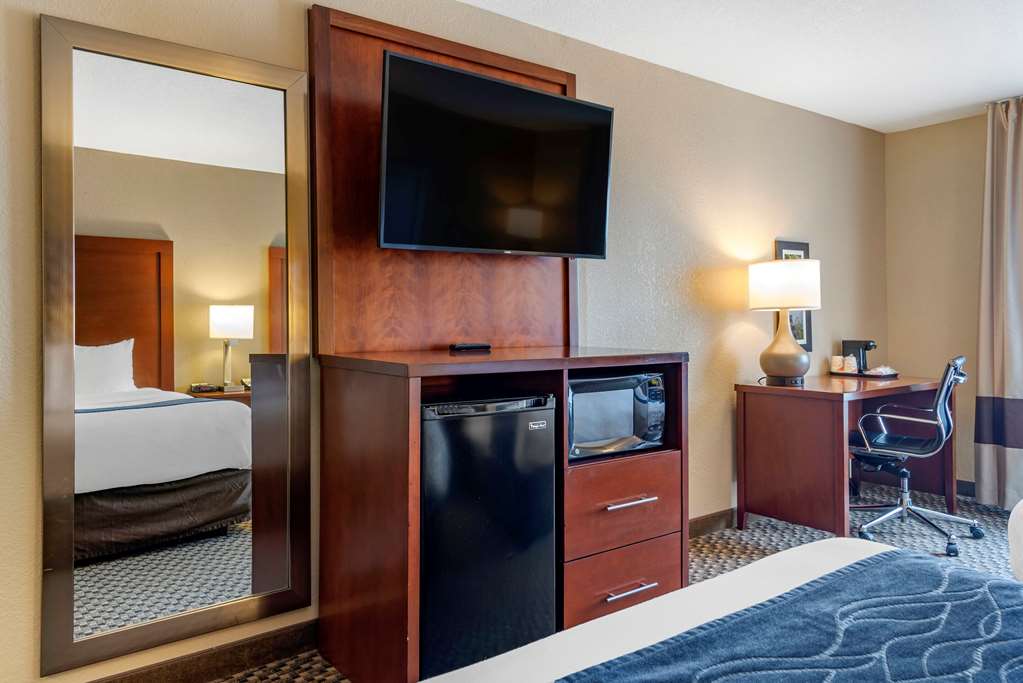 Comfort Inn & Suites Blue Ridge - photo 14