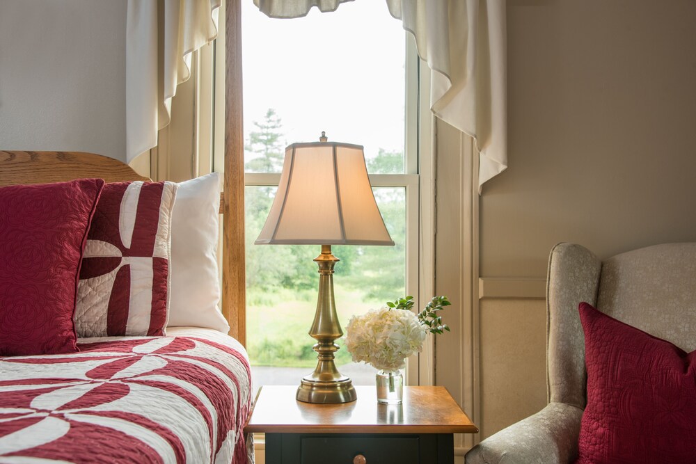 Brass Lantern Inn - photo 20
