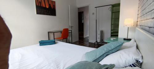 Location Location Location Whole apartment for you — 4-Star Luxury Hotel in London, United Kingdom