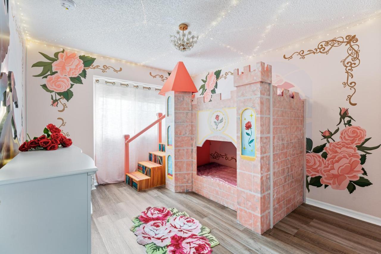 5BR Themed Pool Home Near Disney World — 4-Star Luxury Hotel in Kissimmee, United States