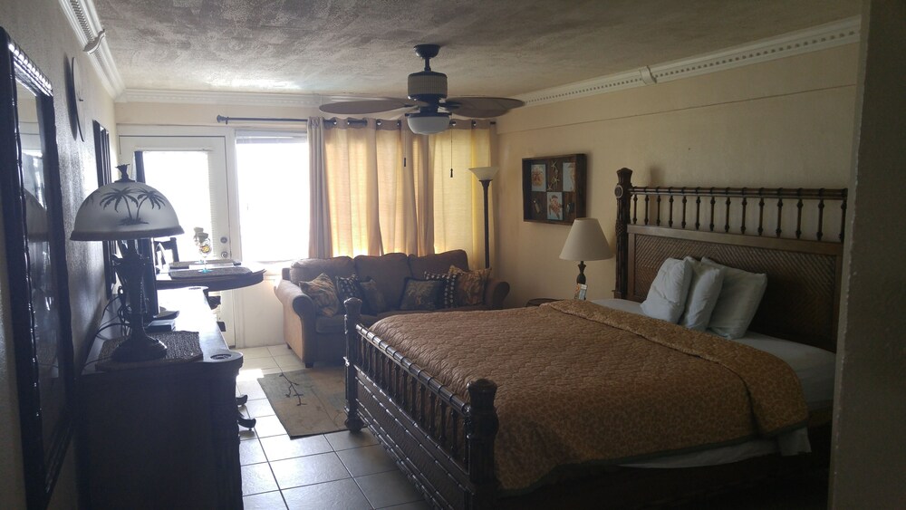 Daytona Inn Beach Resort - photo 38
