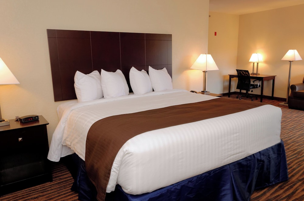 Cobblestone Inn & Suites Denison Oak Ridge - photo 41