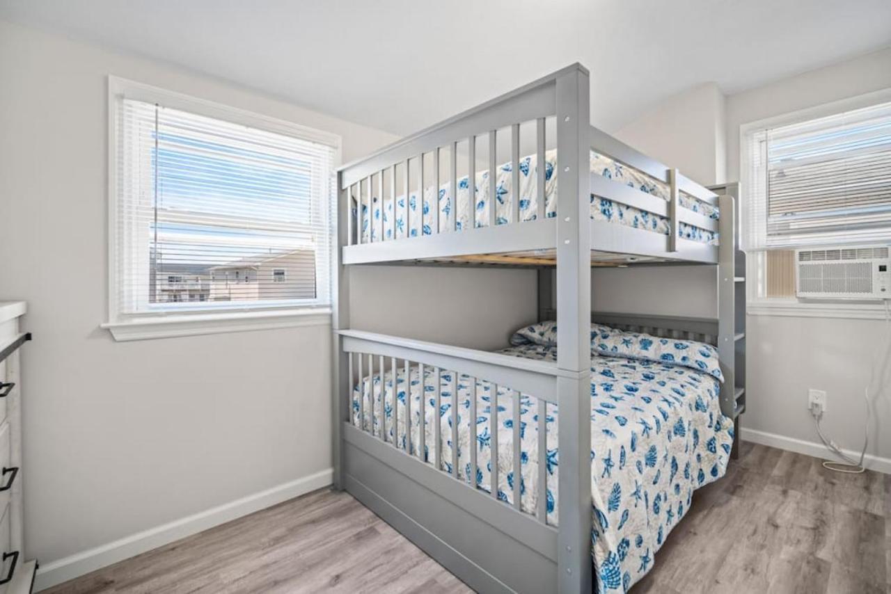 Beach Getaway Parking 2 blocks to Beach — hotel in Brigantine