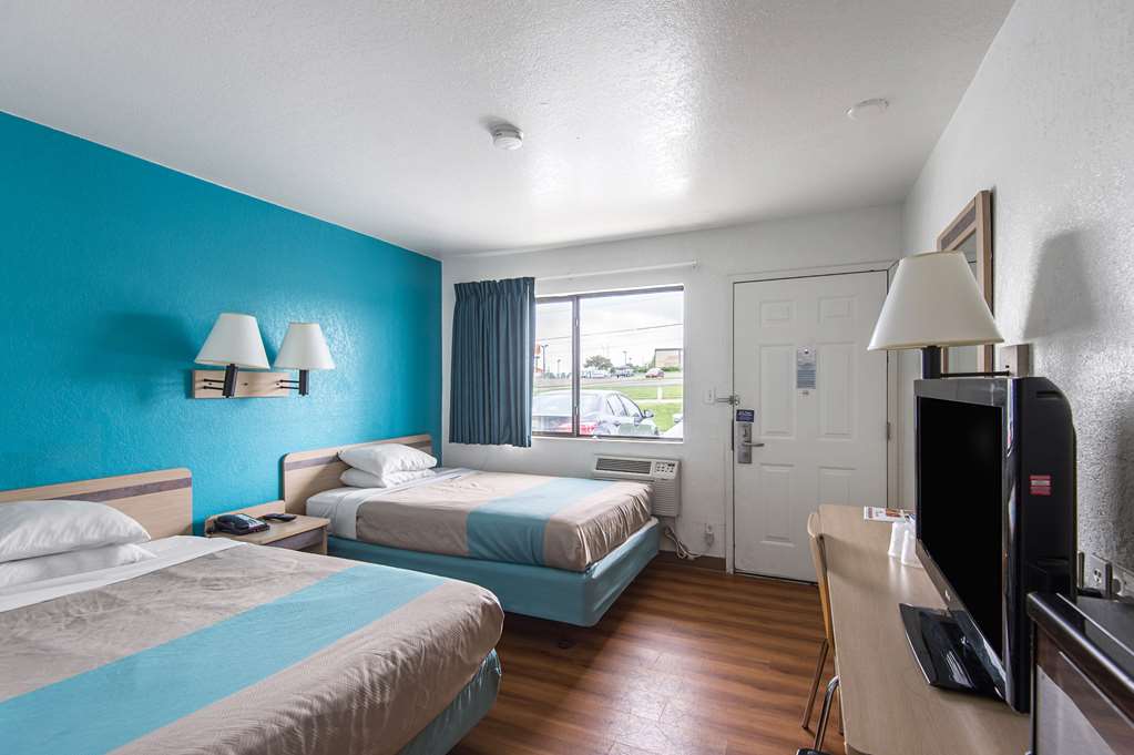 Motel 6 Kansas City MO Airport - photo 22